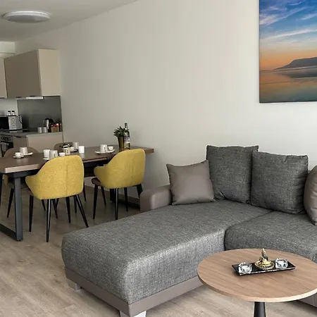 Dingi 106 Apartment